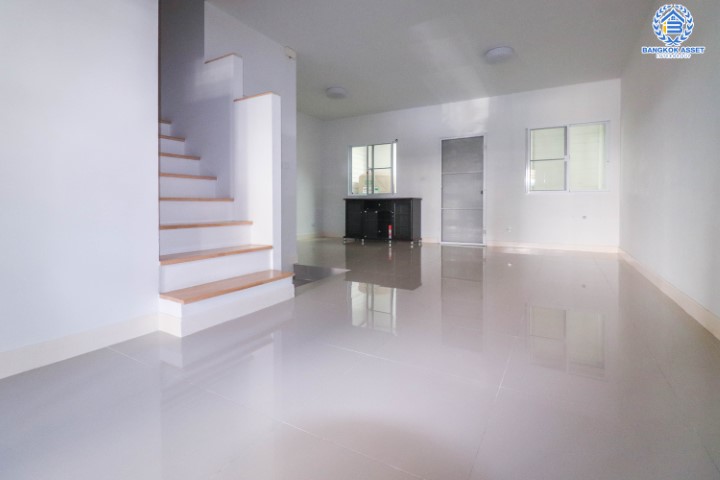 *****ทาวน์เฮ้าส์มือสองย่านนนทบุรี ม.แกรนด์พลีโน่ รัตนาธิเบศร์ บนเนื้อที่ 18 ตร.ว. ฟังก์ชัน 3 ห้องนอน 2 ห้องน้ำ 1 ที่จอดรถ บ้านสวย พร้อมอยู่ แถมฟรี! 1 เครื่องปรับอากาศ ทำเลดี เชื่อมต่อถ.ติวานนท์, ถ.รัตนาธิเบศร์, ถ.นครอินทร์, ถ.ราชพฤกษ์ ใกล้รถไฟฟ้าสายสีม่วง "สถานีบางพลู"